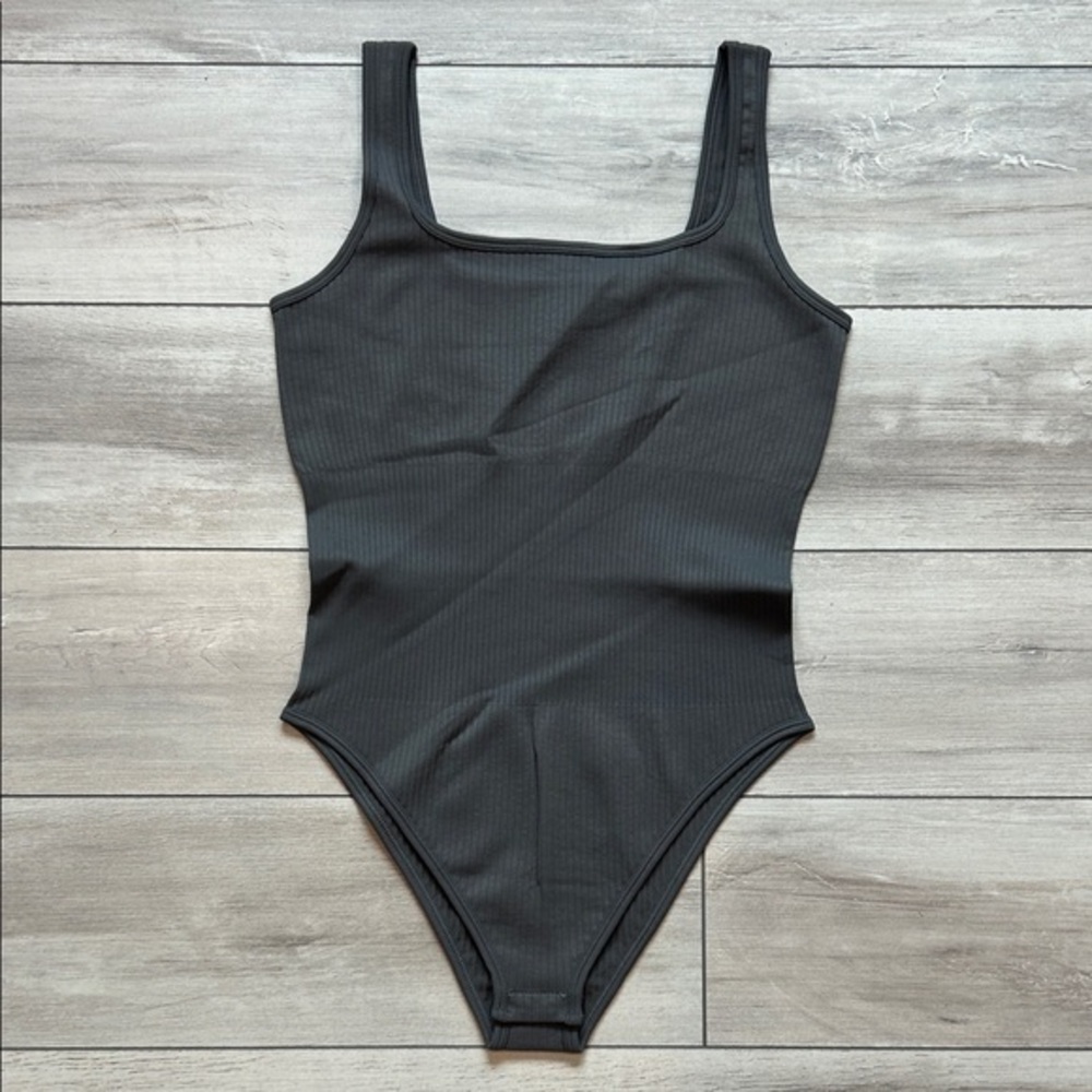 OQQ gray ribbed bodysuit shapewear size large NWOT